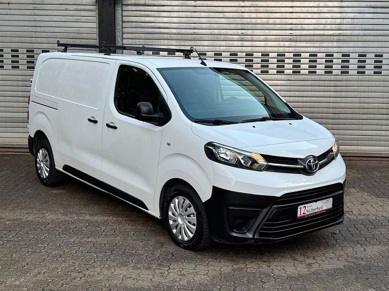 Gebraucht Toyota Proace Comfort 122 PS (89 kW) 2017 Weiß Van / Kleinbus