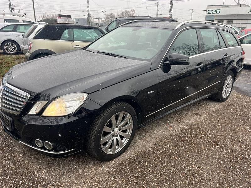 Gebraucht Mercedes E200 136 PS (100 kW) 2011 Schwarz Kombi