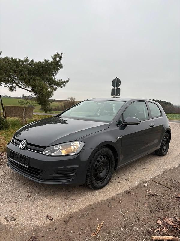 Grau Gebraucht 2016 VW Golf VII Kleinwagen | 6.900 € (Superpreis) - Bild 1/4