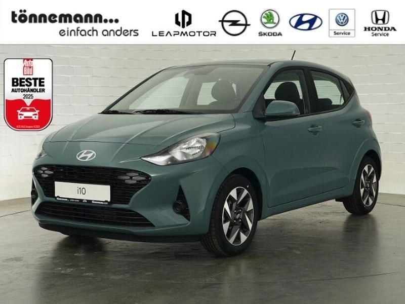 Gruen Neu 2025 Hyundai i10 Trend Kleinwagen | 16.924 € (Guter Preis) - Bild 1/3