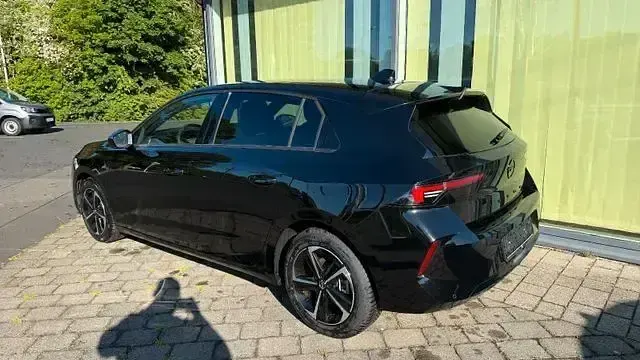 Gebraucht Opel Astra 131 PS (96 kW) 2024 Schwarz Kleinwagen
