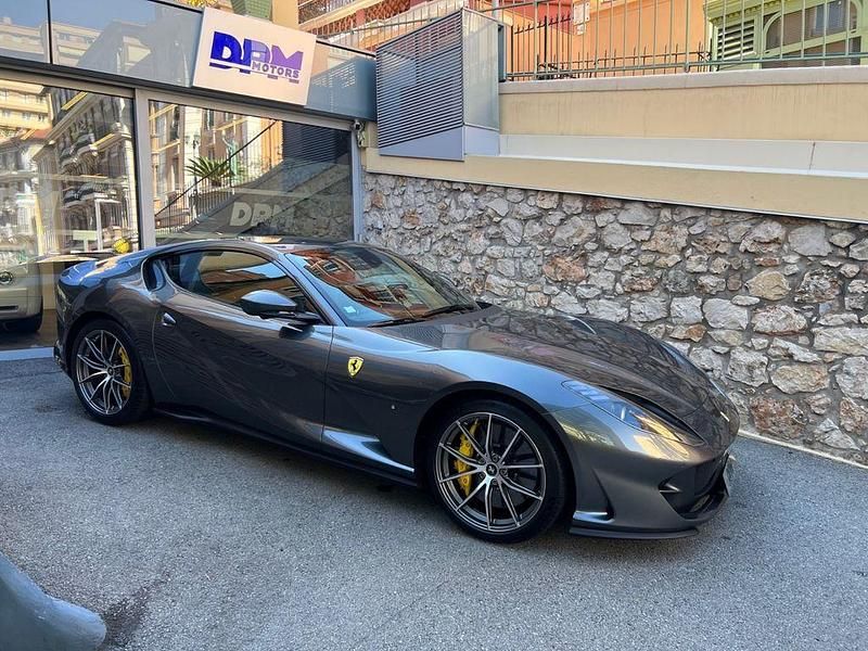 Gebraucht Ferrari 812 799 PS (587 kW) 2020 Grau