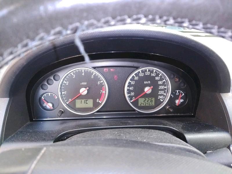 Gebraucht Ford Mondeo 115 PS (84 kW) 2003 Silber Limousine