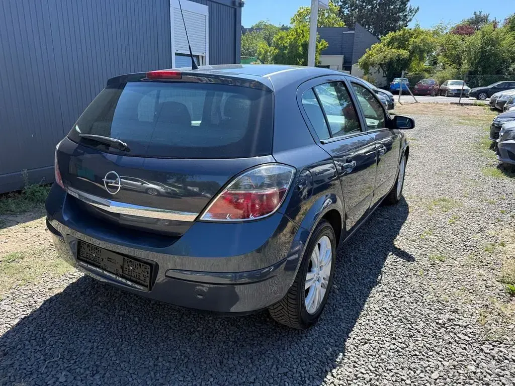 Gebraucht Opel Astra Innovation 116 PS (85 kW) 2009 Blau Limousine