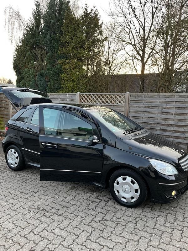 Gebraucht Mercedes B170 116 PS (85 kW) 2006 Schwarz Van / Kleinbus
