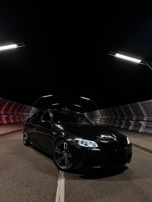 Schwarz Gebraucht 2014 BMW M5 Limousine | 35.900 € (Guter Preis) - Bild 1/4