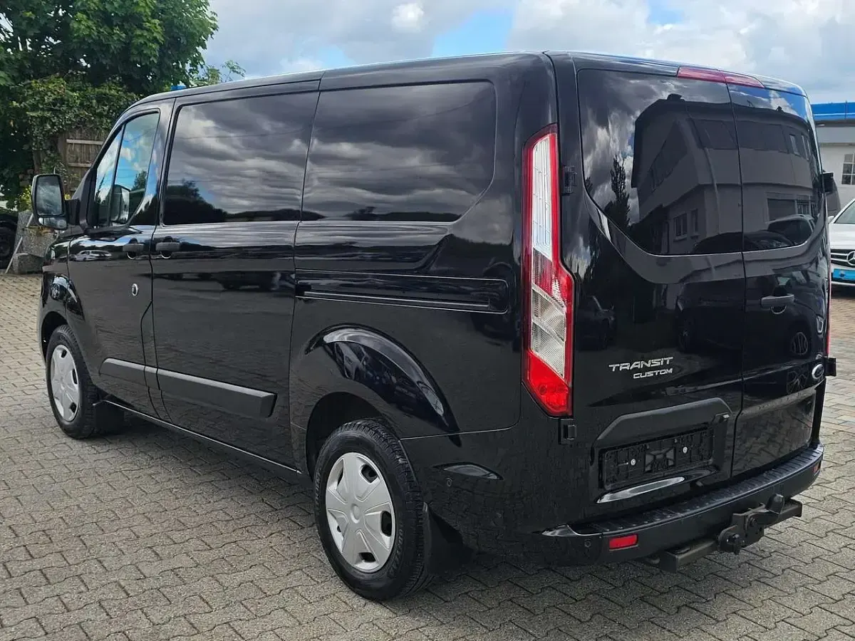 Gebraucht Ford Transit 131 PS (96 kW) 2021 Schwarz Van / Kleinbus