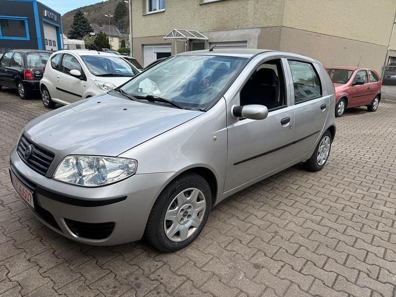 Gebraucht Fiat Punto Dynamic 60 PS (44 kW) 2004 Grau Kleinwagen