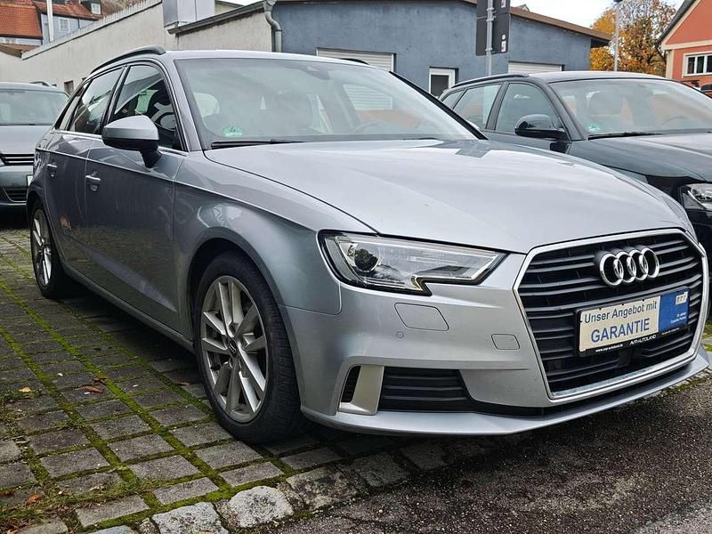 Florettsilber Gebraucht 2017 Audi A3 Sport Kombi | 15.990 € (Fairer Preis) - Bild 1/4