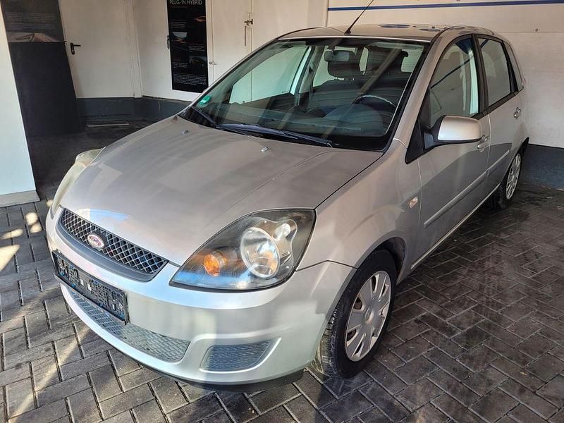 Gebraucht Ford Fiesta Style 69 PS (50 kW) 2008 Silber Kleinwagen