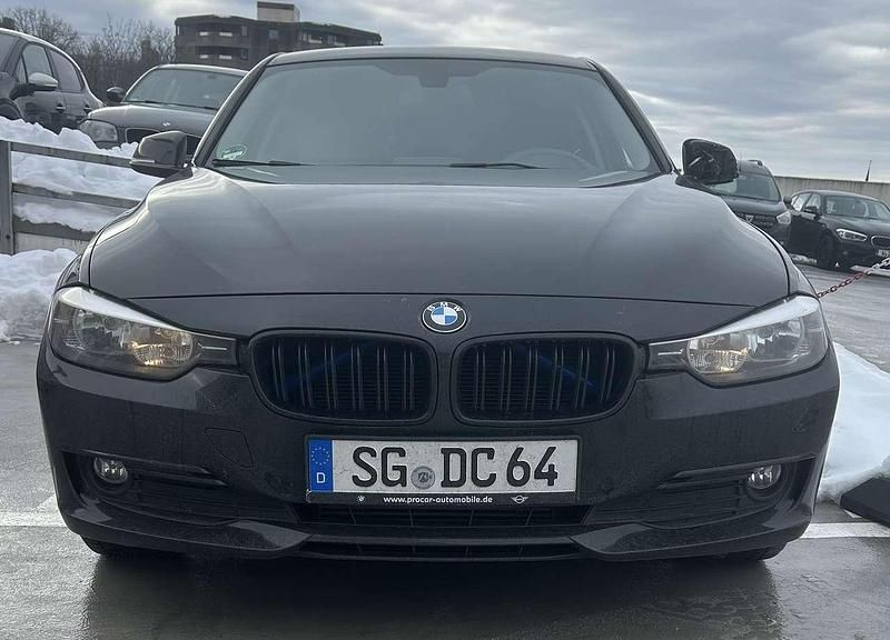Schwarz Gebraucht 2014 BMW 316 Luxury Line Limousine | 15.000 € (Fairer Preis) - Bild 1/4