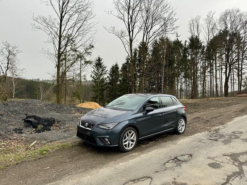 Grau Gebraucht 2019 Seat Ibiza FR Kleinwagen | 10.500 € (Fairer Preis) - Bild 1/4