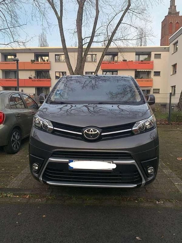Gebraucht 2022 Toyota Proace Verso Comfort Kombi | 30.599 € (Superpreis) - Bild 1/4