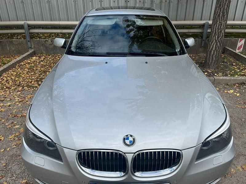 Gebraucht BMW 523 190 PS (139 kW) 2009 Silber Limousine