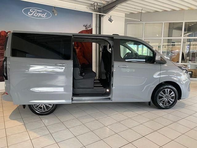 Gebraucht Ford Tourneo Titanium 150 PS (110 kW) 2025 Greymatter Van / Kleinbus