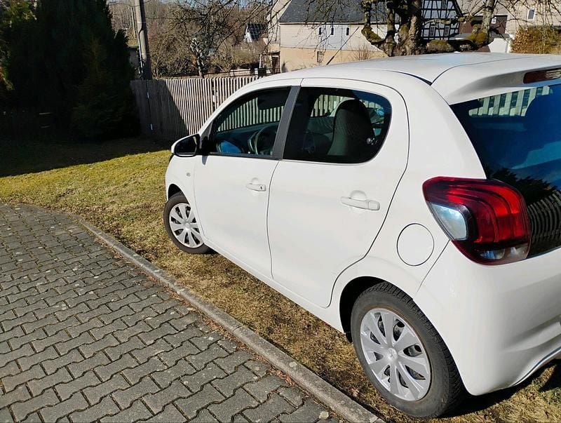 Gebraucht Peugeot 108 Active 72 PS (52 kW) 2019 Weiß Kleinwagen