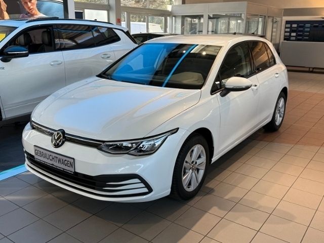 Gebraucht VW Golf VIII Life 131 PS (96 kW) 2024 Weiß Limousine