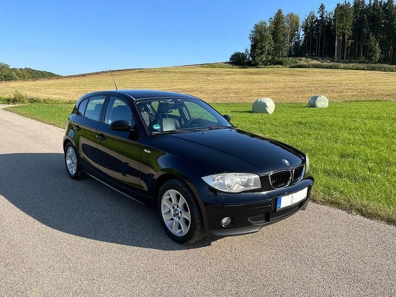 Schwarz Gebraucht 2005 BMW 116 Sport Line Kleinwagen | 5.450 € (Etwas zu teuer) - Bild 1/4