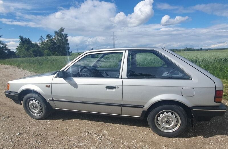 Gebraucht Mazda 323 60 PS (44 kW) 1985 Silber Kleinwagen