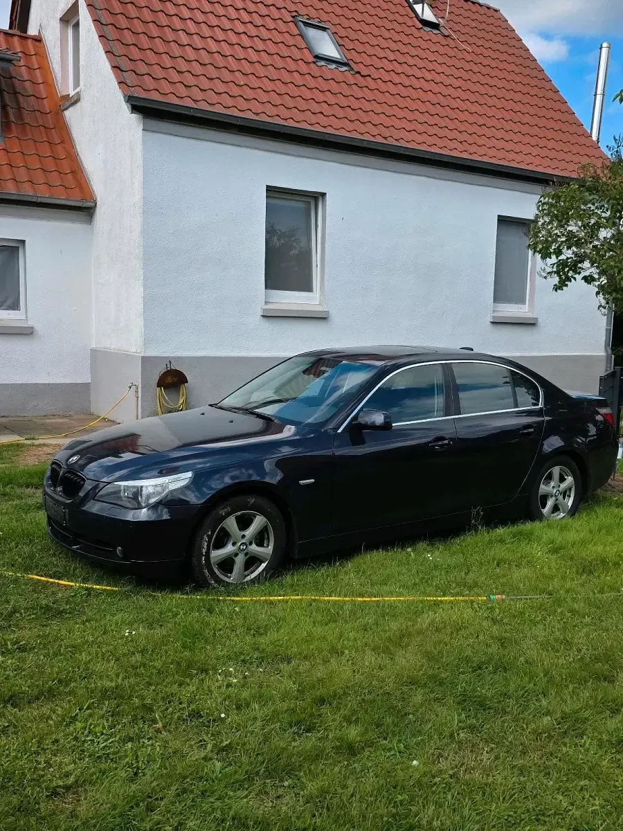Gebraucht BMW 525 218 PS (160 kW) 2006 Blau Limousine