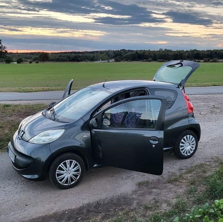 Schwarz Gebraucht 2007 Peugeot 107 Filou Kleinwagen | 1.699 € (Etwas zu teuer) - Bild 1/4