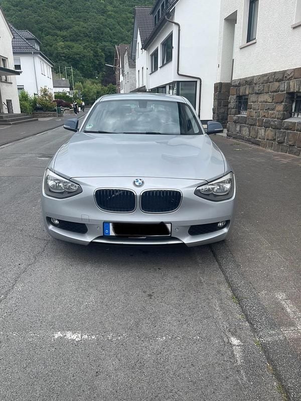 Gebraucht BMW 114 95 PS (69 kW) 2014 Silber Kleinwagen