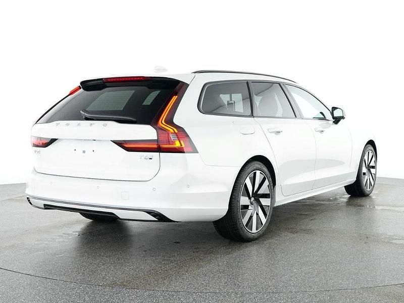 Gebraucht Volvo V90 Plus 398 PS (292 kW) 2025 Crystal white Kombi