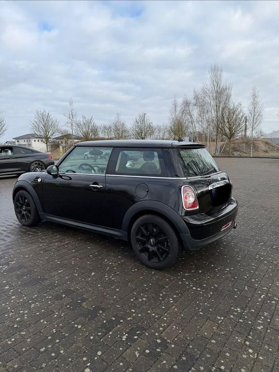 Gebraucht Mini ONE 98 PS (72 kW) 2010 Schwarz Kleinwagen