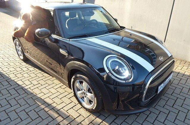 Gebraucht Mini Cooper Essential 136 PS (100 kW) 2022 Schwarz Kleinwagen