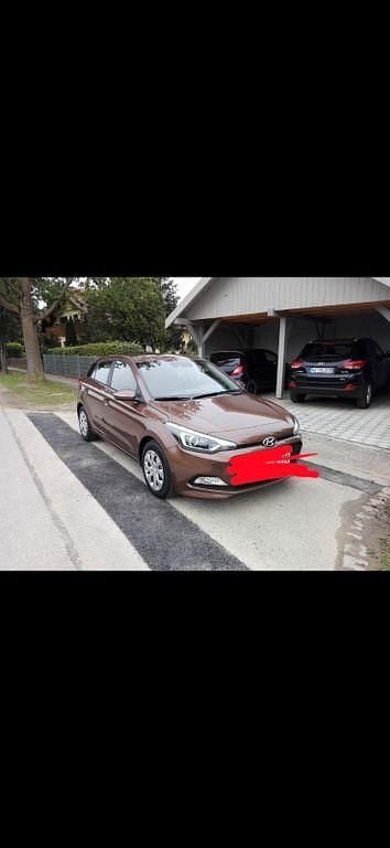 Gebraucht Hyundai i20 Active 101 PS (74 kW) 2017 Braun Limousine
