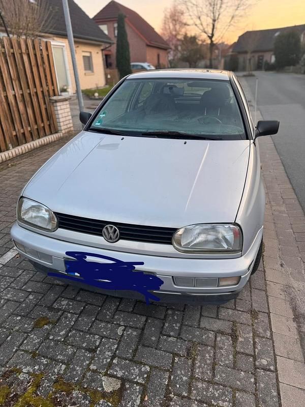 Gebraucht VW Golf III 75 PS (55 kW) 1997 Silber Kleinwagen