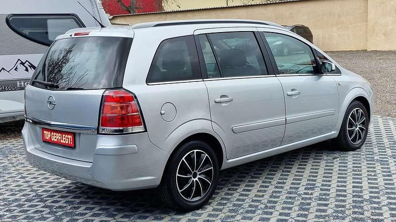 Gebraucht Opel Zafira Edition 140 PS (102 kW) 2007 Starsilber iii m2 Van / Kleinbus
