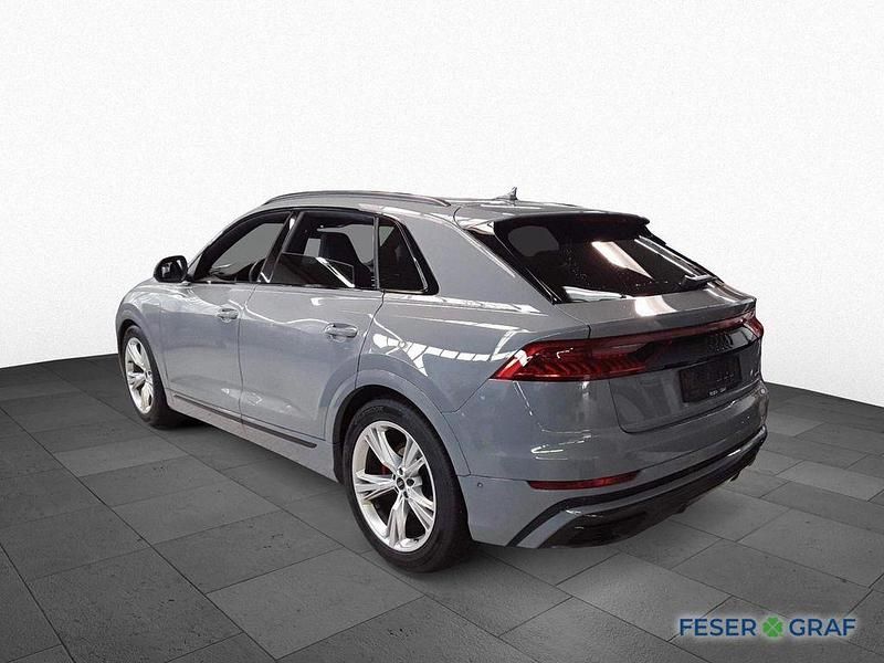 Gebraucht Audi Q8 Ambiente 286 PS (210 kW) 2023 Nardograu SUV