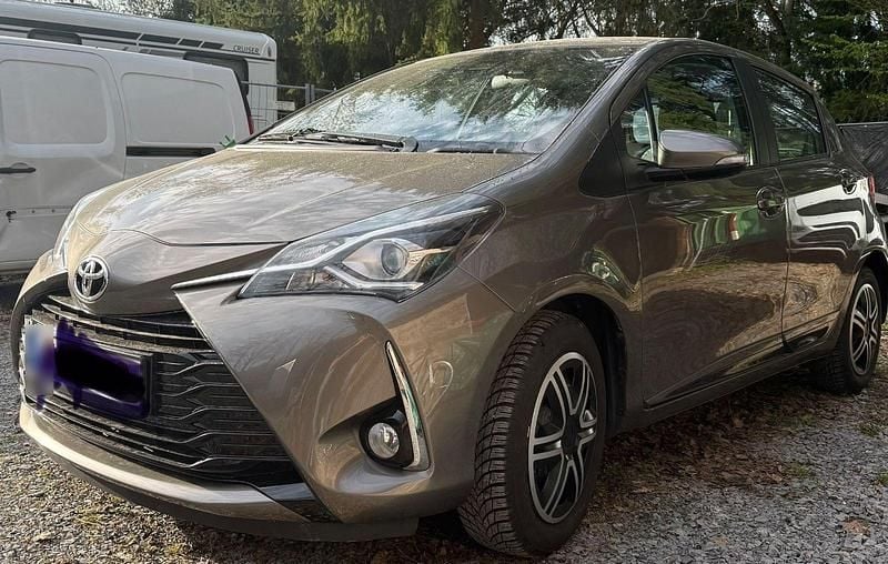Gebraucht Toyota Yaris Comfort 111 PS (81 kW) 2017 Braun Kleinwagen