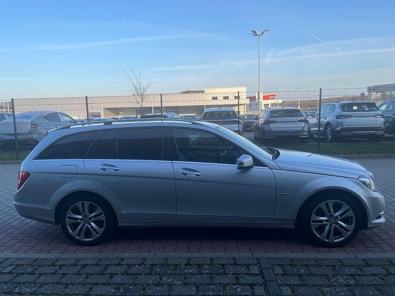 Gebraucht Mercedes C250 204 PS (150 kW) 2011 Silber Kombi