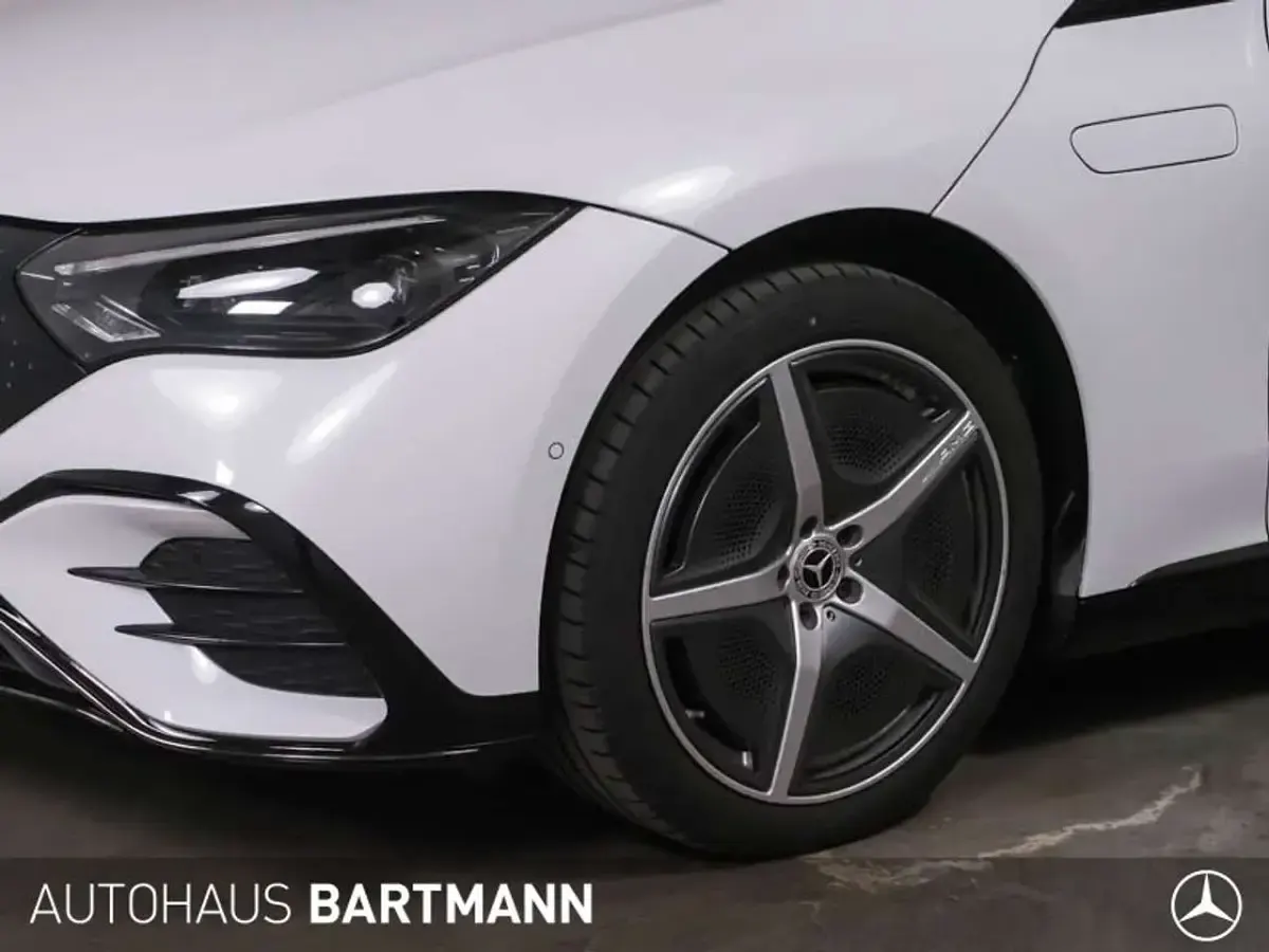 Gebraucht Mercedes EQE350 AMG 214 kW (292 PS) 2025 Opalithweiß bright Limousine