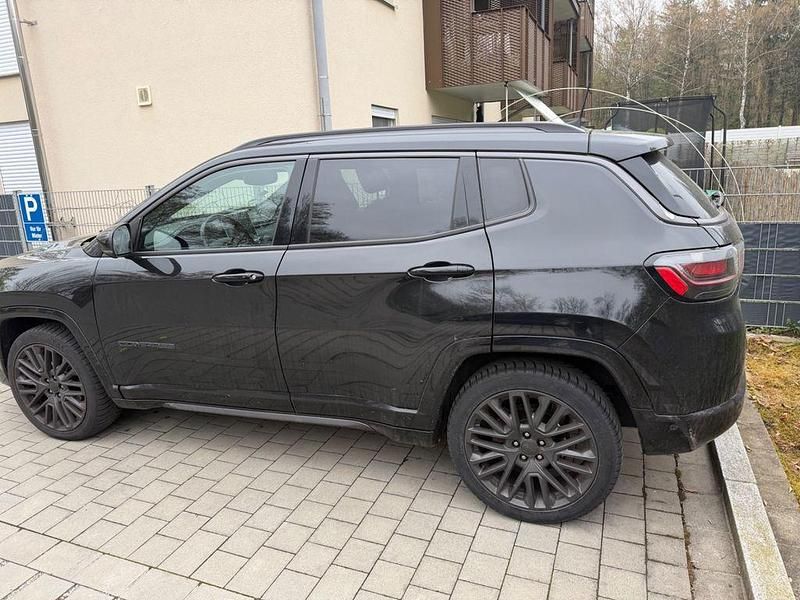 Second-hand Jeep Compass 150 CP (110 kW) 2021 Negru SUV