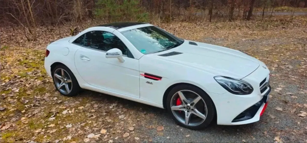 Gebraucht Mercedes SLC300 AMG line 244 PS (179 kW) 2019 Weiß Cabrio