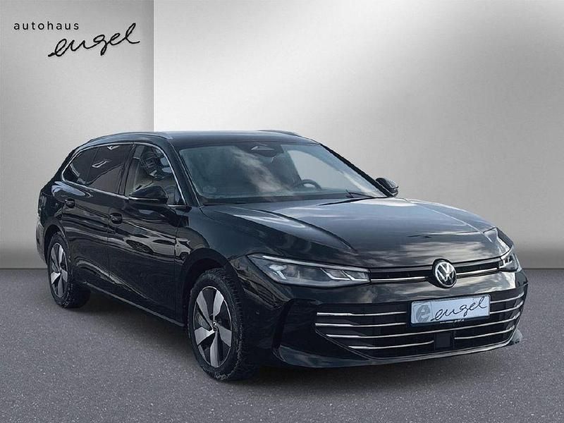 Gebraucht VW Passat Business 150 PS (110 kW) 2024 Grenadilla black metallic Kombi