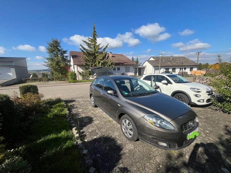 Andere farben Gebraucht 2009 Fiat Croma Kombi | 4.000 € (Fairer Preis) - Bild 1/4