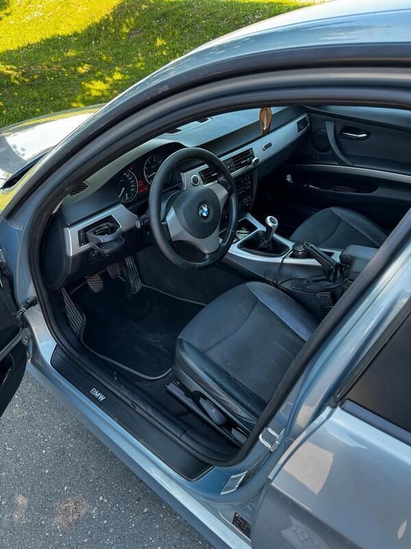 Silber Gebraucht 2005 BMW 320 Limousine | 2.800 € (Fairer Preis) - Bild 1/4