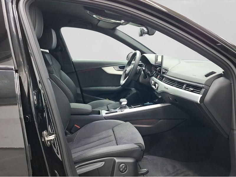 Gebraucht Audi A4 S-Line 204 PS (150 kW) 2025 Schwarz Kombi