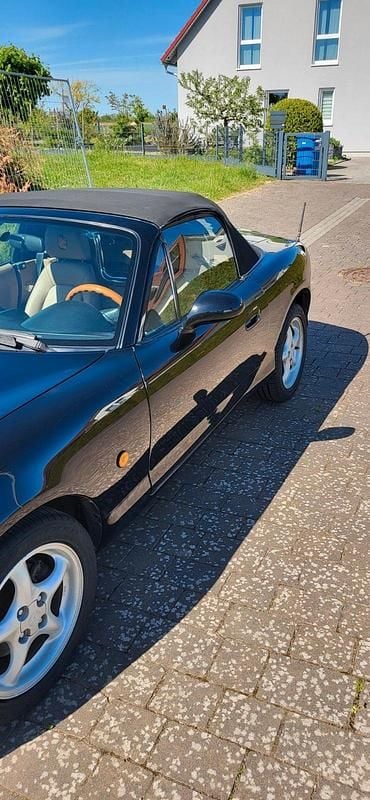 Gebraucht Mazda MX5 110 PS (80 kW) 2000 Schwarz Cabrio