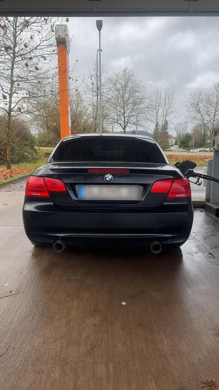 Gebraucht BMW 335 Cabriolet 306 PS (225 kW) 2011 Schwarz Cabrio