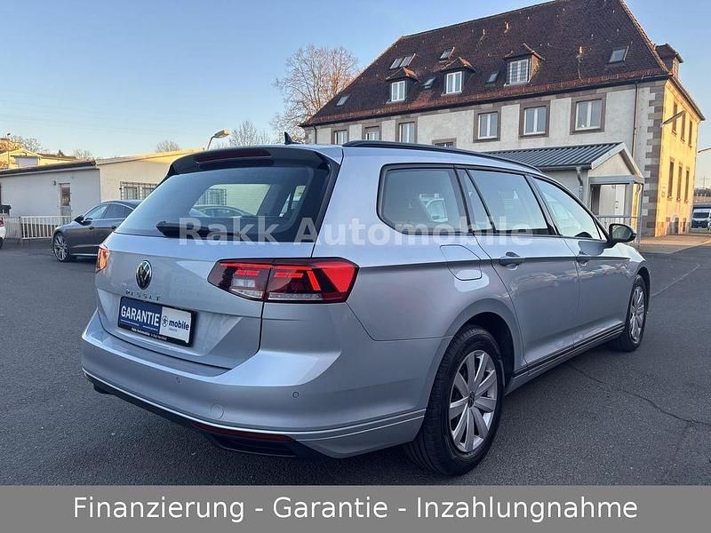 Gebraucht VW Passat 150 PS (110 kW) 2022 Silber Kombi