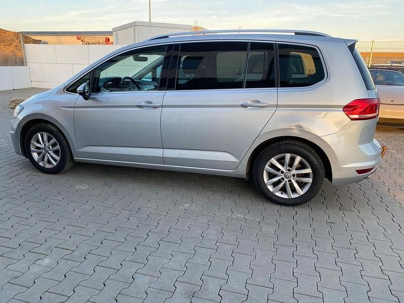 Gebraucht VW Touran Highline 190 PS (139 kW) 2017 Silber Van / Kleinbus