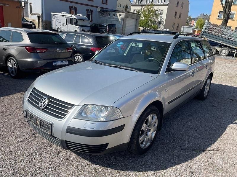 Second-hand VW Passat 150 CP (110 kW) 2002 Argintiu Break