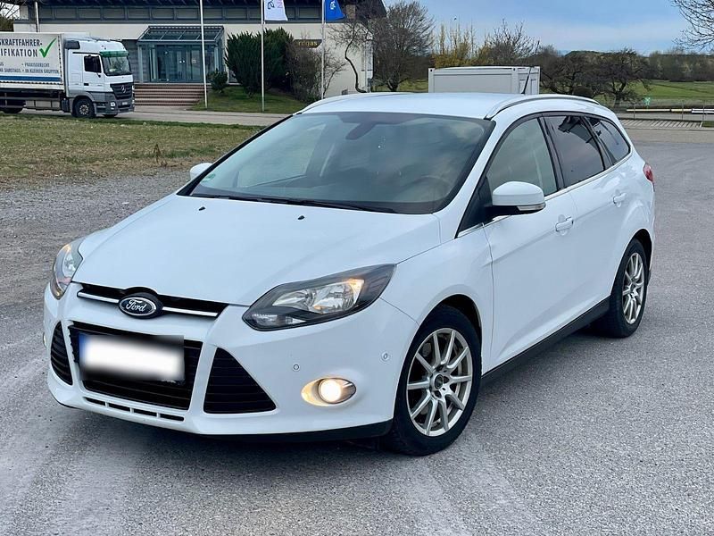 Gebraucht Ford Focus Titanium 140 PS (102 kW) 2013 Weiß Kombi