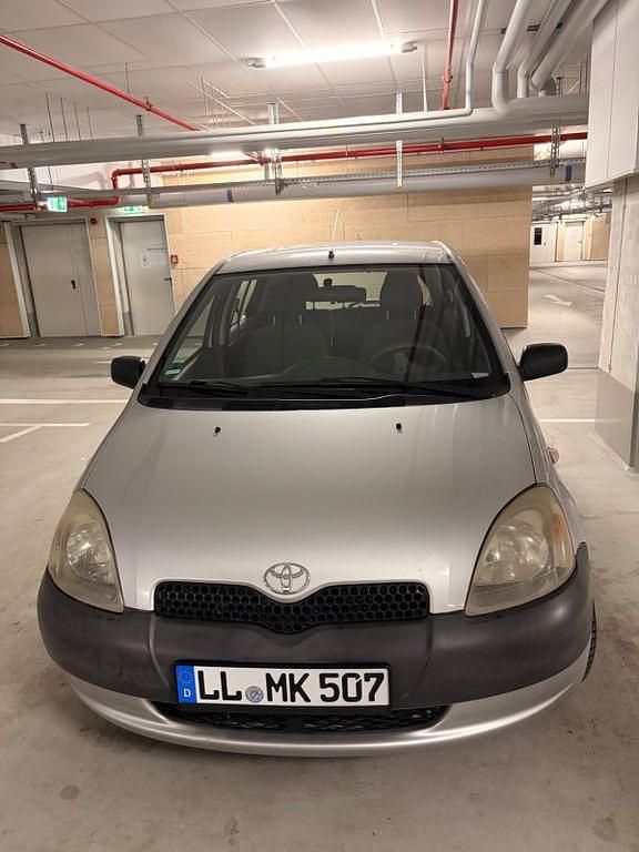 Gebraucht Toyota Yaris 86 PS (63 kW) 2002 Grau Limousine