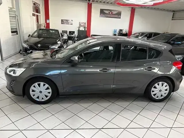 Gebraucht Ford Focus Trend 120 PS (88 kW) 2019 Grau Limousine